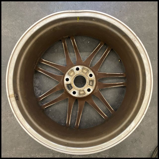 Imitatie Audi velg gescheurd